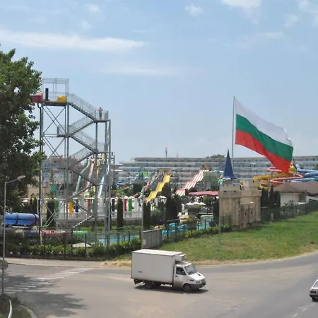 Апартамент Eds Bulgarian Sunny Dreams *